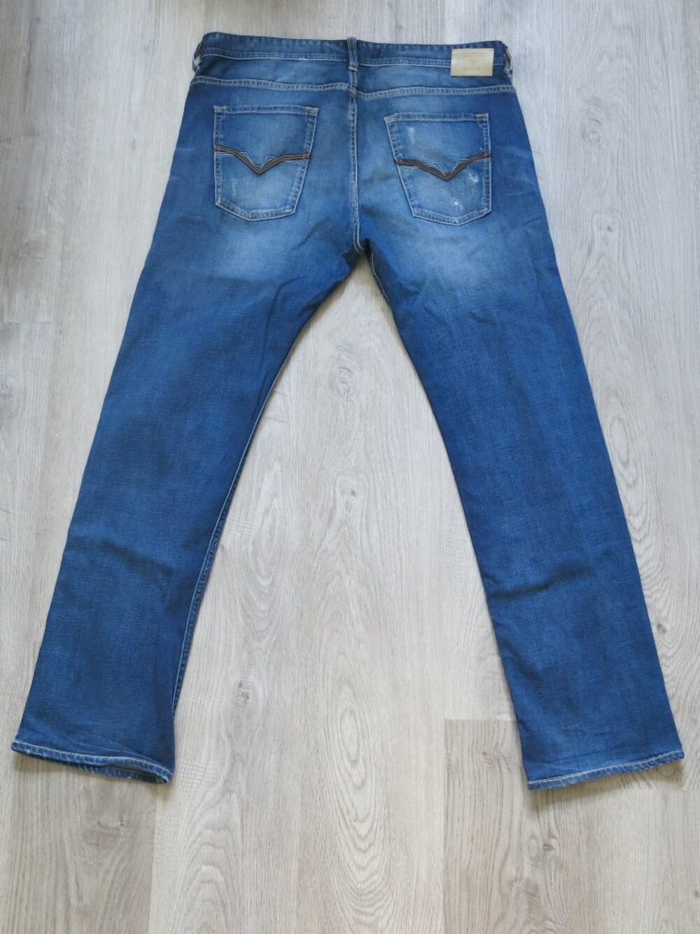 Guess Regular Straight Leg Cotton Blend Distressed Denim Jeans - Size 34 - Picture 3 of 8